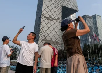 China’s biggest apps are inviting the West closer into its insular internet economy