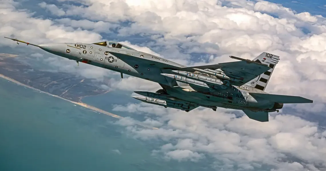 The US Navy’s next-gen missile breaks cover. It fits inside an F-35 and can threaten enemy aircraft over 280 miles away.