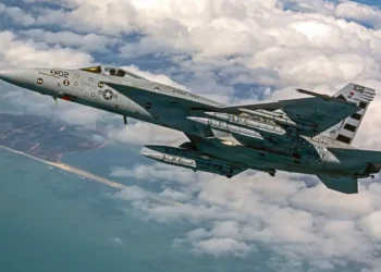 The US Navy’s next-gen missile breaks cover. It fits inside an F-35 and can threaten enemy aircraft over 280 miles away.