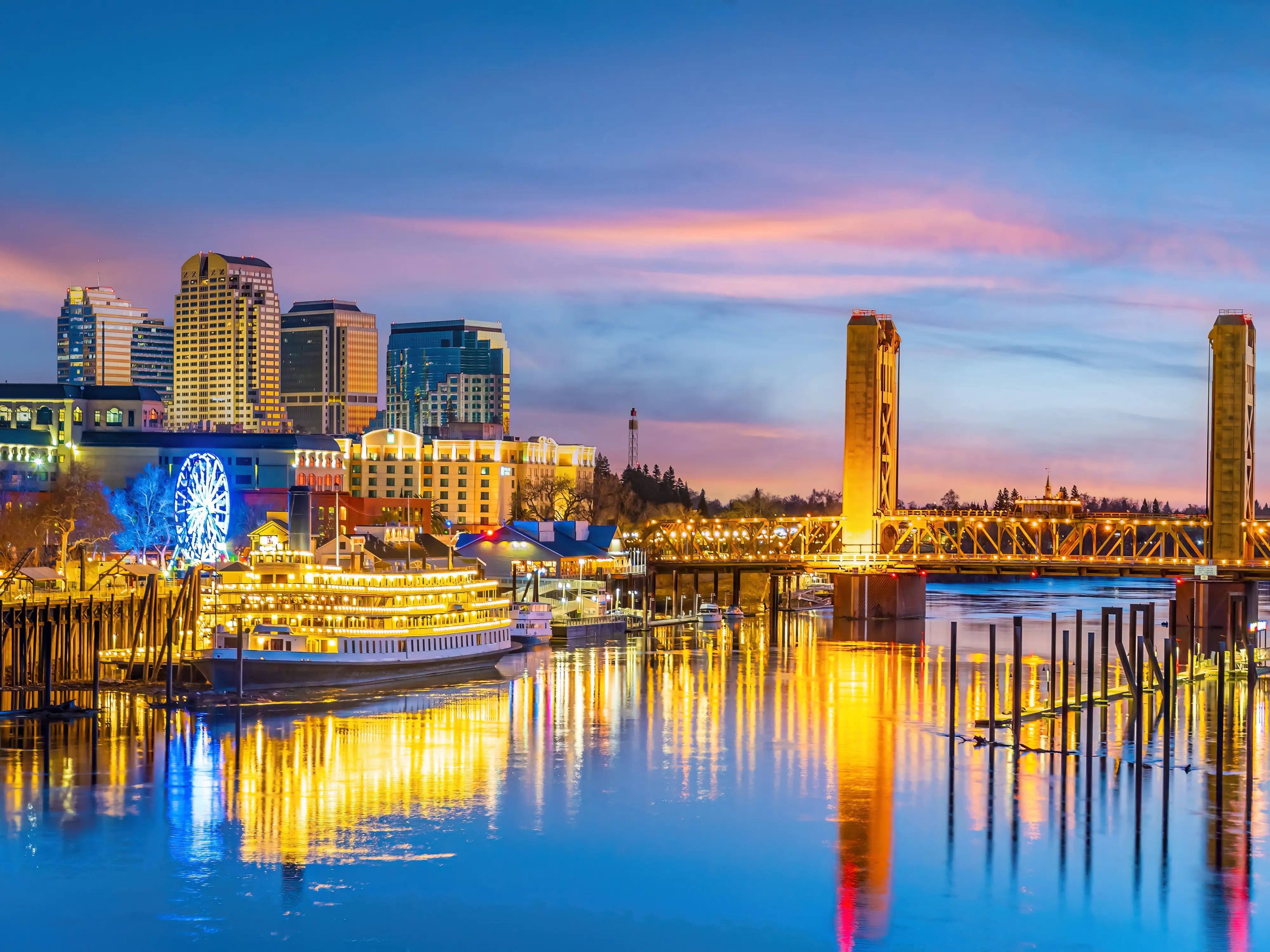 Old town Sacramento city skyline with Tower Bridge, cityscape of California in USA