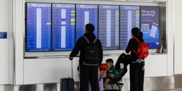 30 major US airports with the most departure delays, ranked