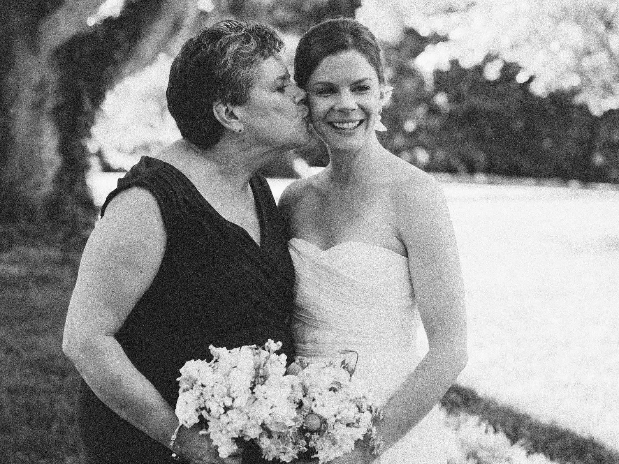 mom and daughter at wedding