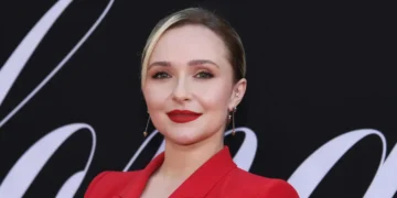 PR pros say Neutrogena botched its response to the Hayden Panettiere backlash. Here’s what they think it should do now.