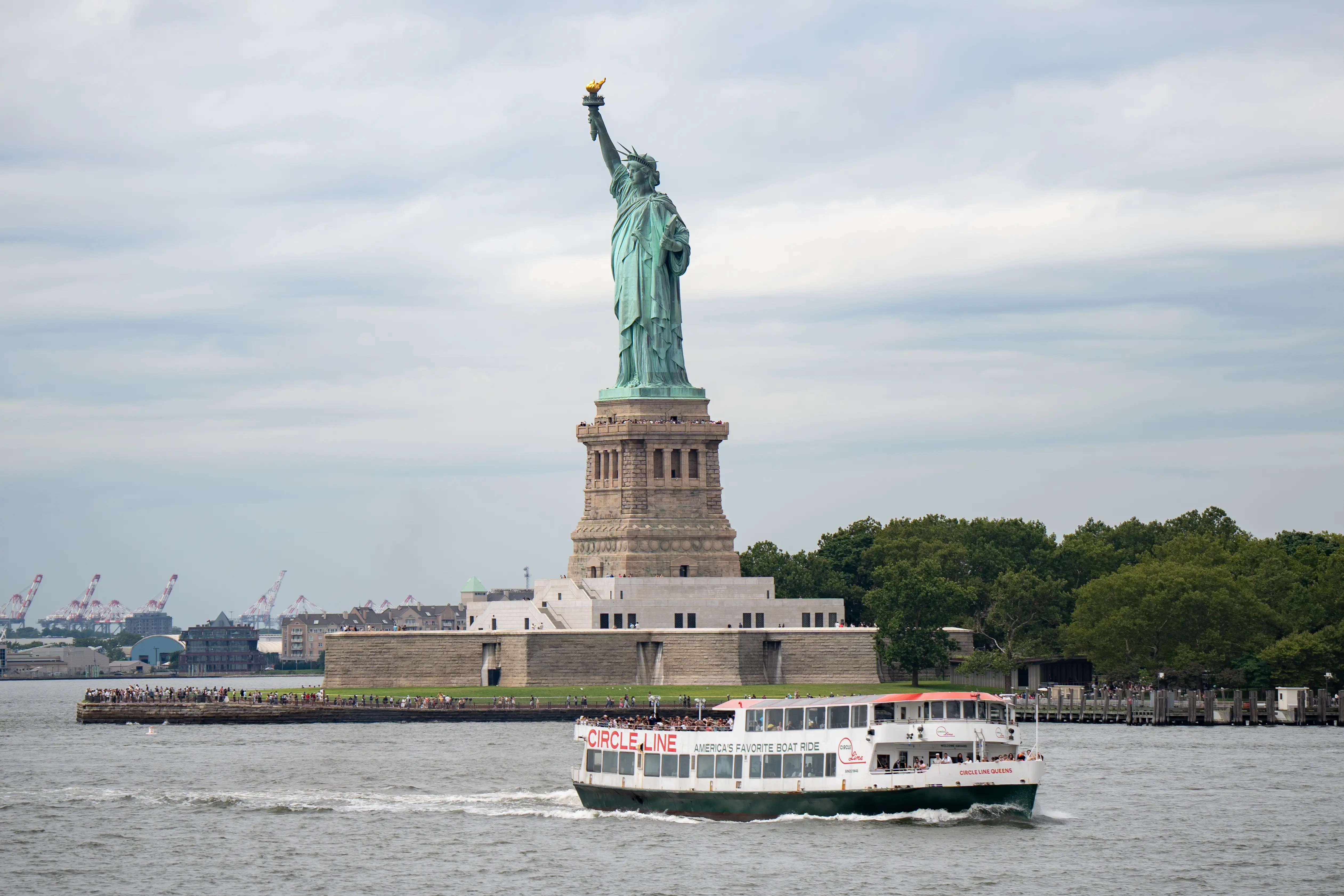 A sightseeing cruise at the Statue of Liberty.