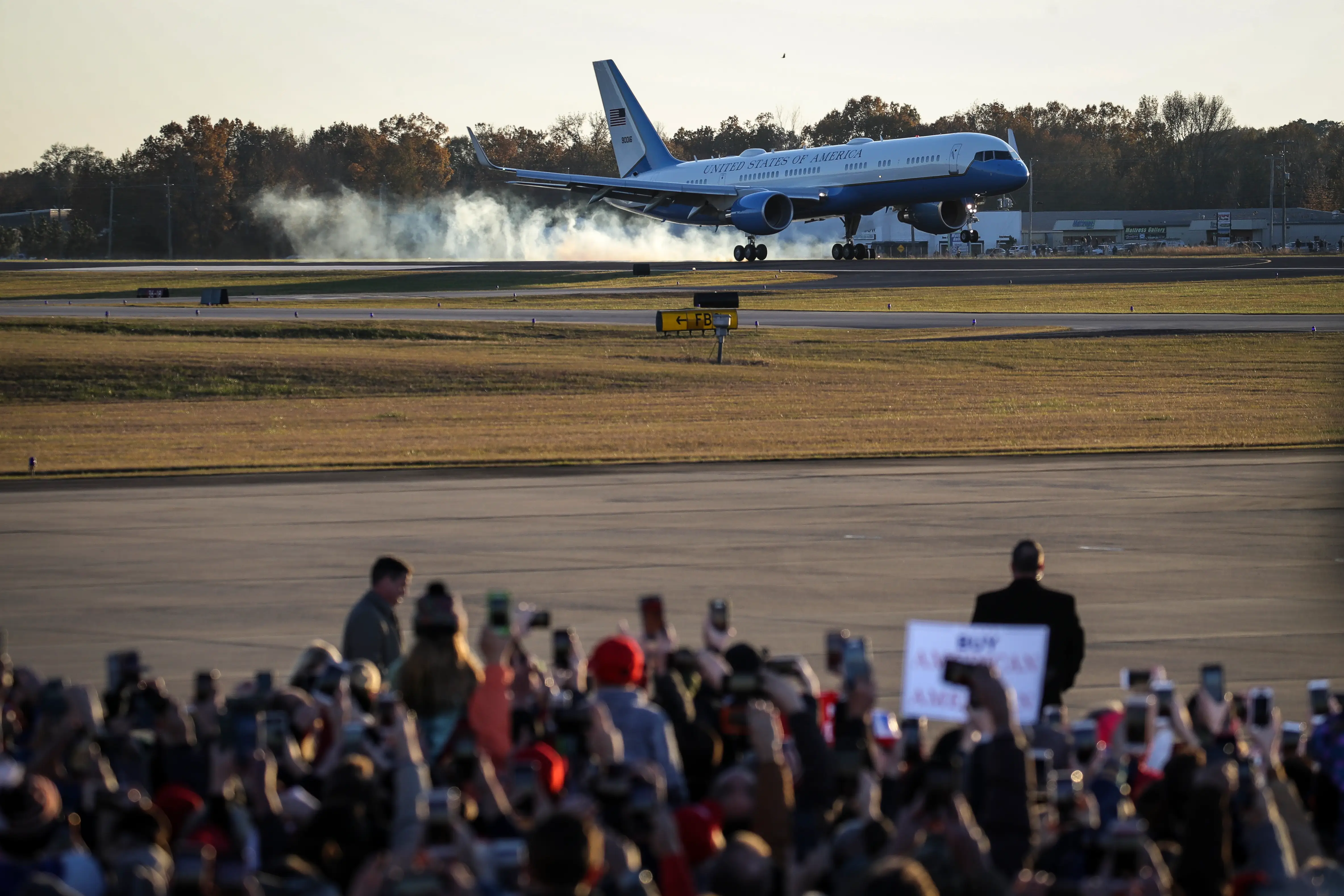 Air Force One landed at Tupelo Regional Airport in 2018.