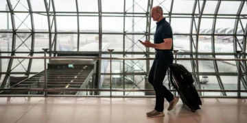 Siemens CEO Roland Busch has 7 strategies for getting things done — including 2-letter emails