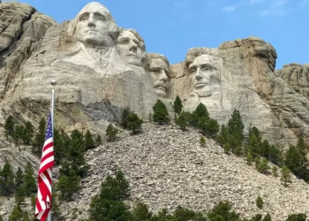 I’ve traveled to all 50 states. These are the 7 most overrated tourist attractions in the US.