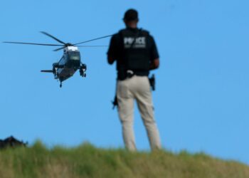 Man arrested at Trump golf course near L.A. faces federal weapons charges
