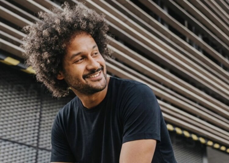 This Clothing Brand Says Its New T-Shirt Can Go 30 Days Without Washing. Here’s How It Works.