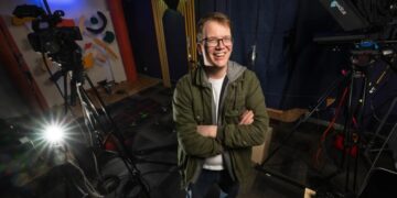 Everybody needs a personal AI policy. Just ask Hank Green.
