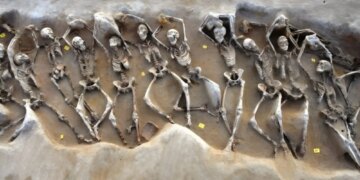 Ancient Shackled Men Found Near Athens Were Probably Locals, Not Invaders