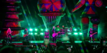 Billy Corgan and The Smashing Pumpkins Take the Stage With Another Massive Pop Star at Lollapalooza
