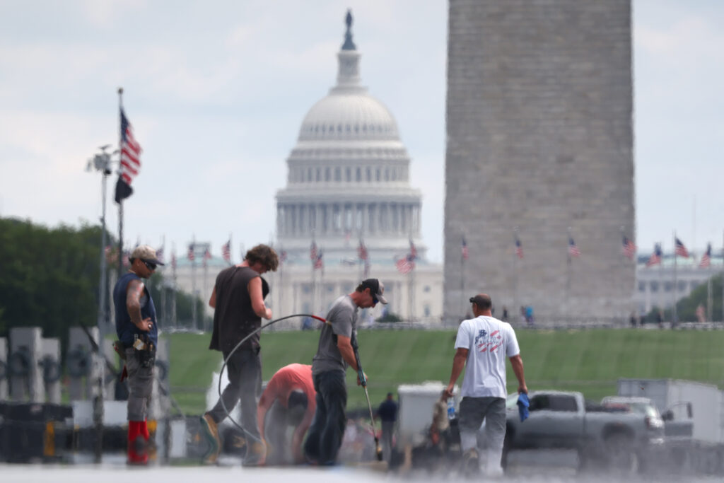 Workers start latest repairs to Reflecting Pool liner