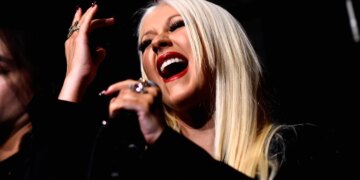 Why This 1993 One-Hit Wonder Gave Christina Aguilera Her 2002 Smash Hit, ‘Beautiful’