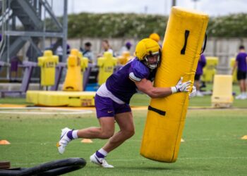 The addled college football cartel wants to huddle up with Congress