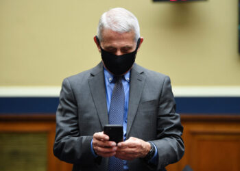 GOP lawmakers release Fauci texts discussing covid vaccine and pregnancy