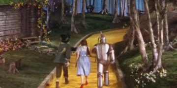 Did One of the Munchkins Hang Himself on the Set of ‘The Wizard of Oz’?