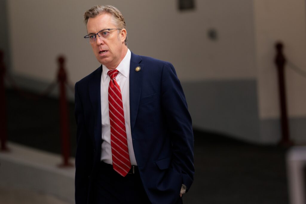 Tennessee’s Republican governor endorses challenge to sitting GOP congressman