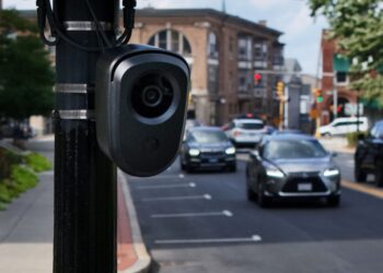 Americans have turned against police cameras that track license plates, new survey shows