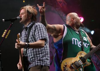 3 Millennial Anthems That Make You Think of Your Best Friend