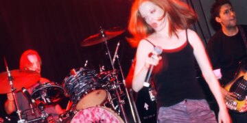This 1995 Alt-Rock Band Wrote This Moody Hit As a ‘Dig’ to Themselves, but the Rest of the World Obviously Related to It