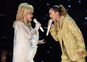 Miley Cyrus Pays Tribute to ‘Aunt Dolly’ Parton: ‘I Have an Angel by My Side’