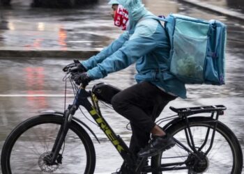 Walmart and McDonald’s aren’t the SNAP kings anymore — Uber, Lyft and DoorDash lead in workers on food stamps 