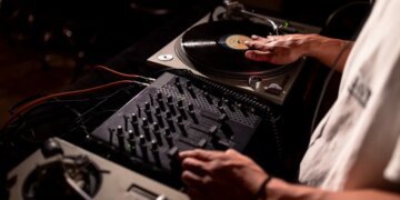 This Iconic California Radio Station Just Fired All Its DJs to Go All-In on an ‘Automated, Humanless’ Future