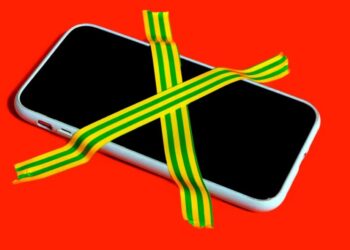 Phone-free social events are a thing now (and they are amazing)