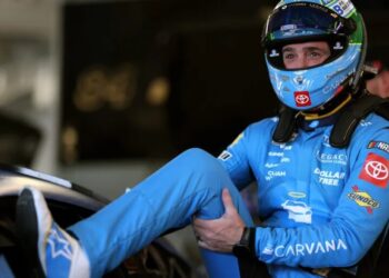 Retired racer Jimmie Johnson credits his multimillion-dollar success to shining his shoes and arriving 10 minutes early: ‘Small things matter’