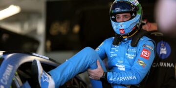 Retired racer Jimmie Johnson credits his multimillion-dollar success to shining his shoes and arriving 10 minutes early: ‘Small things matter’