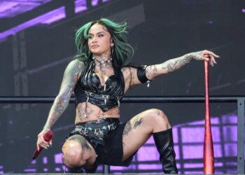 Grammy-Nominated R&B Star Hospitalized, Forced to Cancel Shows After Being ‘Unable to Swallow’ and in ‘So Much Pain’