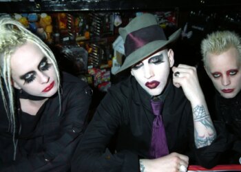 4 Songs That Make Me Miss Walking Around the Old-School, Scary Hot Topic