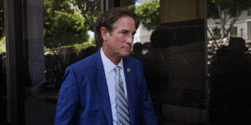 L.A. prosecutor backs off case that critics said could deter whistleblowers