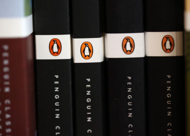 Publisher suspends sales of journalist’s book after plagiarism review