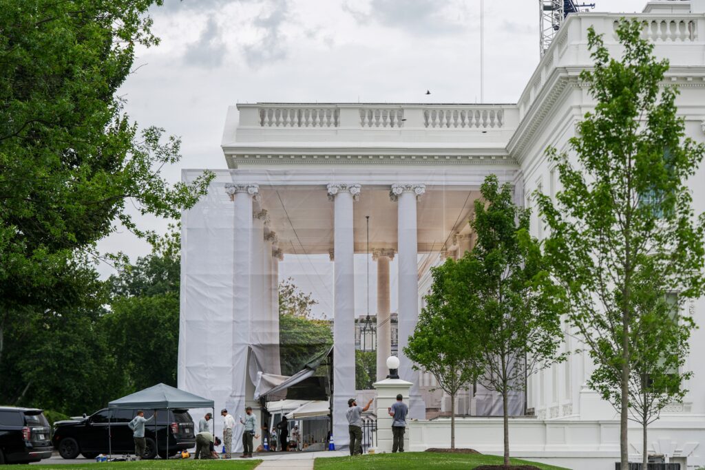 Trump administration set to spend at least $900 million on White House construction