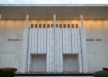 Trump-Led Kennedy Center Board Votes Again to Close Main Building for Renovations
