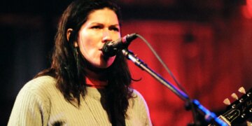 The Set of Lyrics That Still Give Kim Deal Firsthand Embarrassment Decades Later
