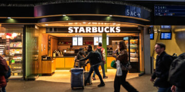 Pumpkin spice season PSA: Don’t wait in line for airport coffee