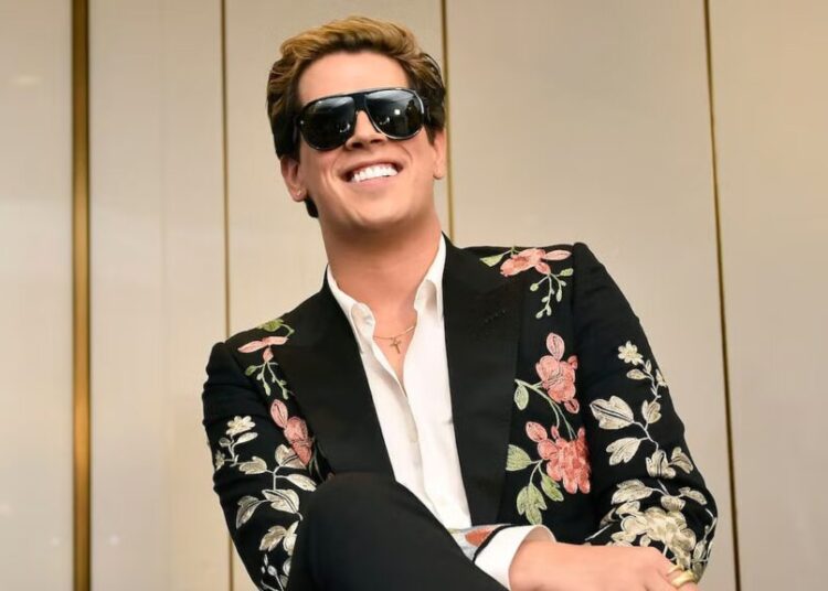 Milo Yiannopoulos, Far-Right Provocateur, Detained by ICE for Overstaying Visa