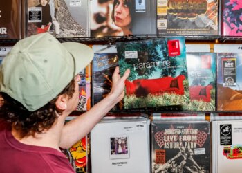 The 4 Music Habits That Instantly Give Someone the Ick