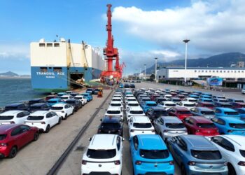 The U.S. and Canada are in a trade war. China aims to win it.