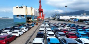 The U.S. and Canada are in a trade war. China aims to win it.