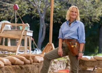 Peacock’s Amy Poehler Comedy ‘Dig’ Drops First-Look Photos Ahead of November Premiere