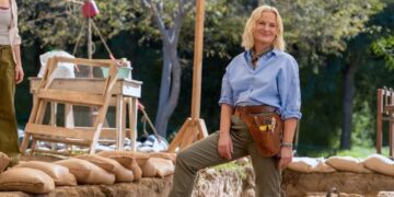 Peacock’s Amy Poehler Comedy ‘Dig’ Drops First-Look Photos Ahead of November Premiere