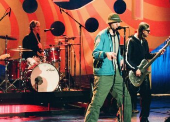 This 90s Band That Disappeared After Only One Hit Just Dropped Their First New Song in 28 Years