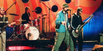 This 90s Band That Disappeared After Only One Hit Just Dropped Their First New Song in 28 Years