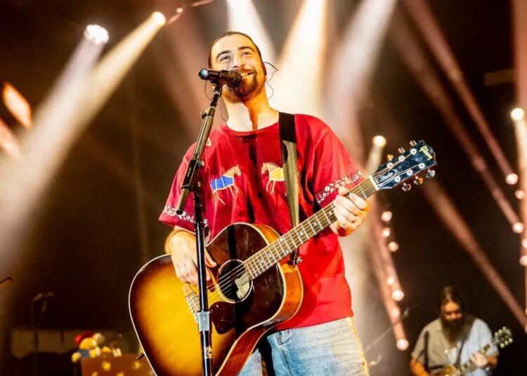Noah Kahan Shocks Fans by Bringing Out Chappell Roan To Perform ‘California’ During LA Concert