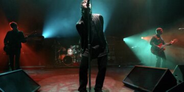 Oasis Documentary Filmmakers Explain How They Got the Most Natural Reaction During Gallagher Brothers’ Reunion