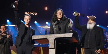 90s Grunge Icons Tapped in for NFL Halftime Show With Help From Pretty Reckless and Pearl Jam Stars